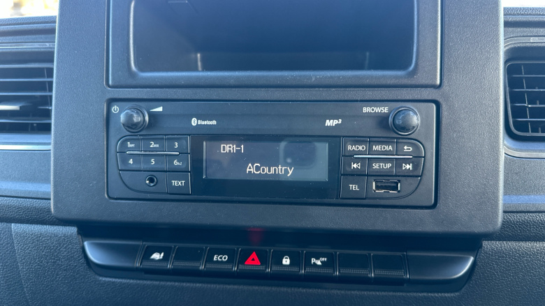 Renault Master Mwb Diesel Fwd MM35dCi 135 Business+ Medium Roof Van